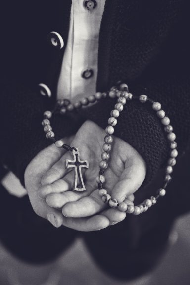 Foto zur Kommunion mit emotionaler und natürlicher Bildstimmung